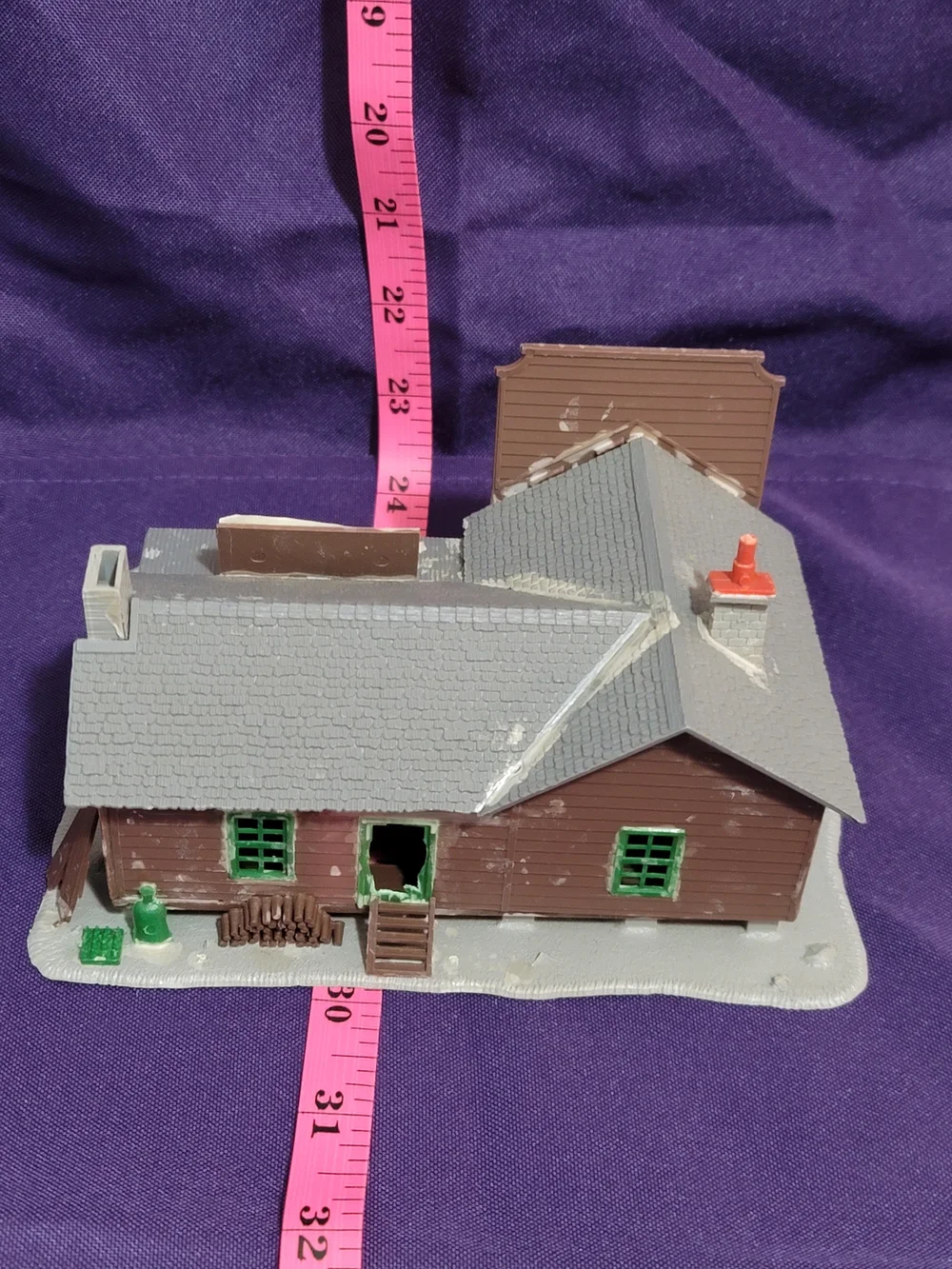 HO SCALE - TYCO - SPEEDY ANDREWS REPAIR SHOP BUILDING - MADE BY POLA IN GERMANY